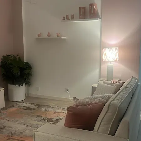 Place 1 Apartment *