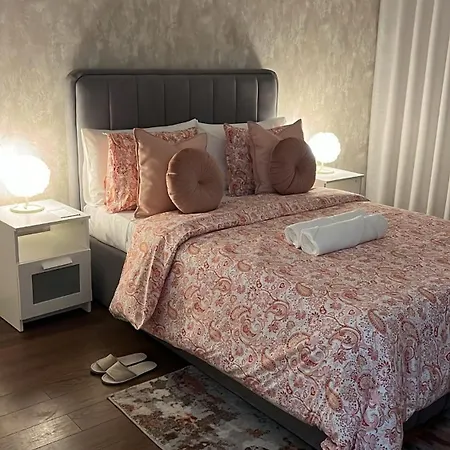 Place 1 Apartamento *