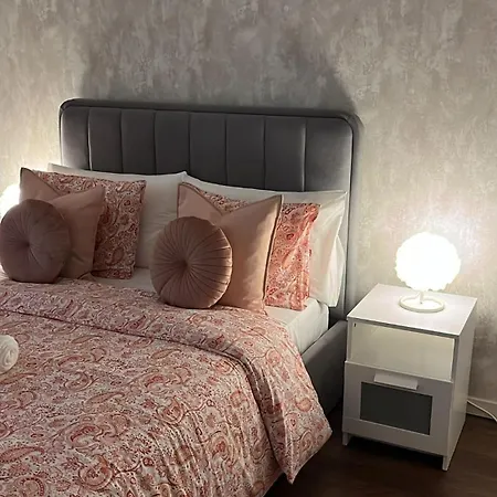 Place 1 Apartamento Odivelas (Lisbon)